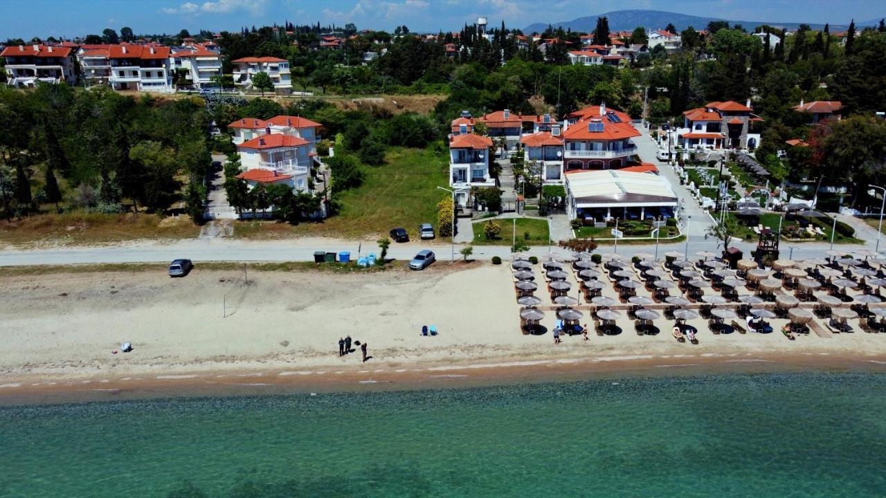 Beach Front Villa Nea Kallikrateia Exterior photo